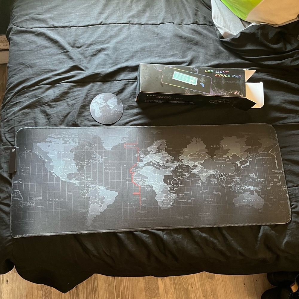 🆕LED Color Changing Gaming Mousepad - World Map Design - Picture 4 of 5